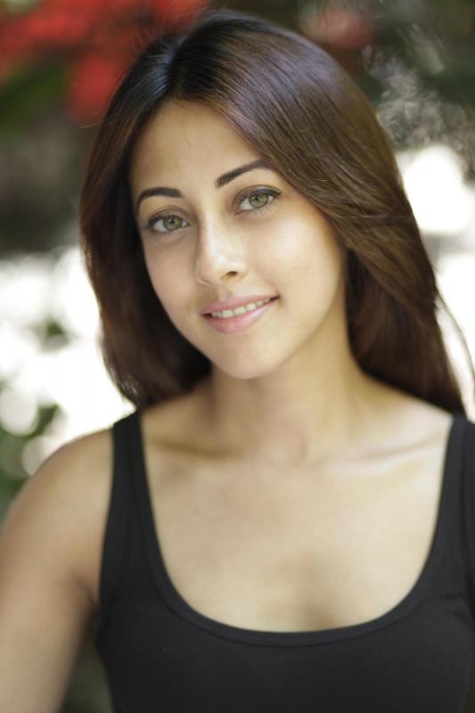 All Actress Biography And Photo Gallery : Ainy Jaffri 