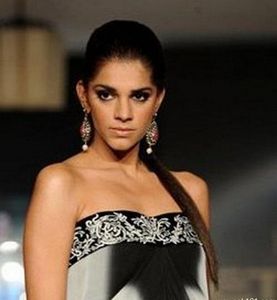 Sanam Saeed Biography, HD Pictures, Age, Height, Education, Family, Sister,  Mother, Father, Brother, Dramas, Wedding 2023