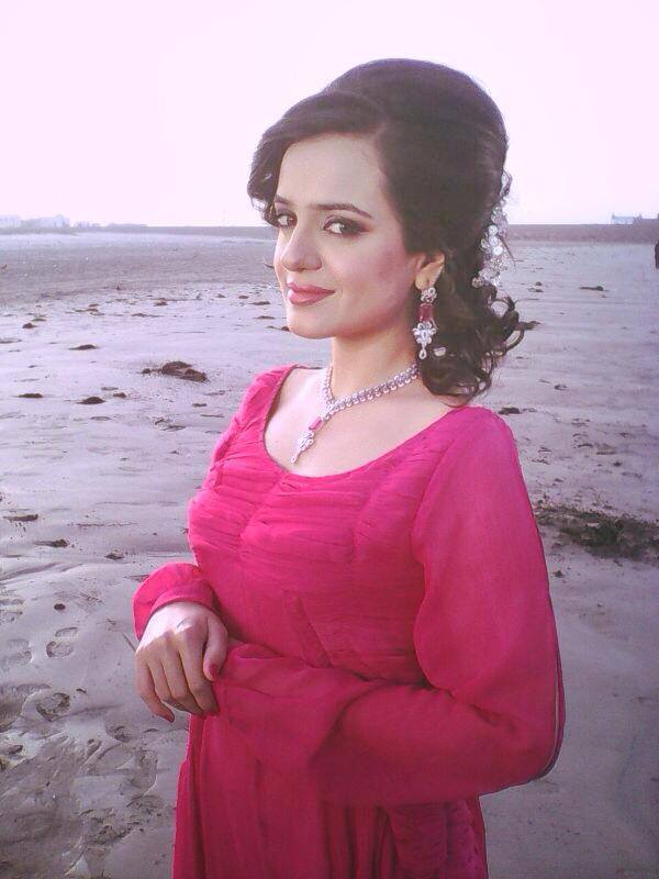 Sumbul Iqbal photo Sumbul Iqbal photo