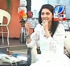  Mahira Khan made a wrong call and insulted by caller badly